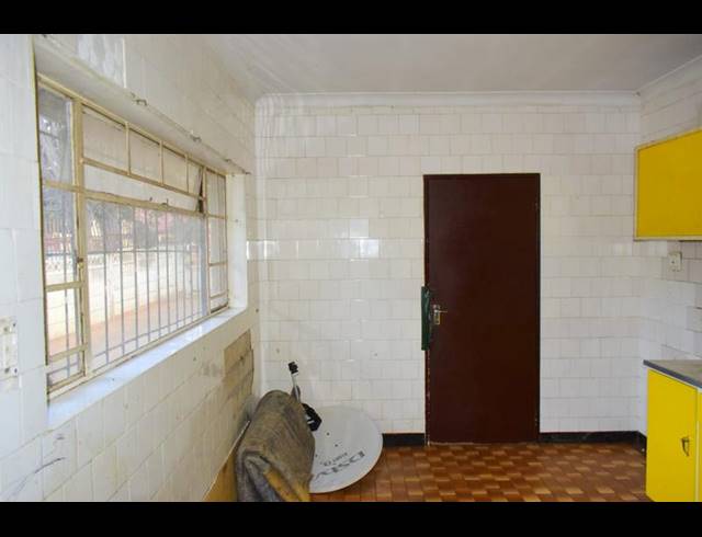 6 BEDROOM HOUSE FOR SALE IN PRIMROSE